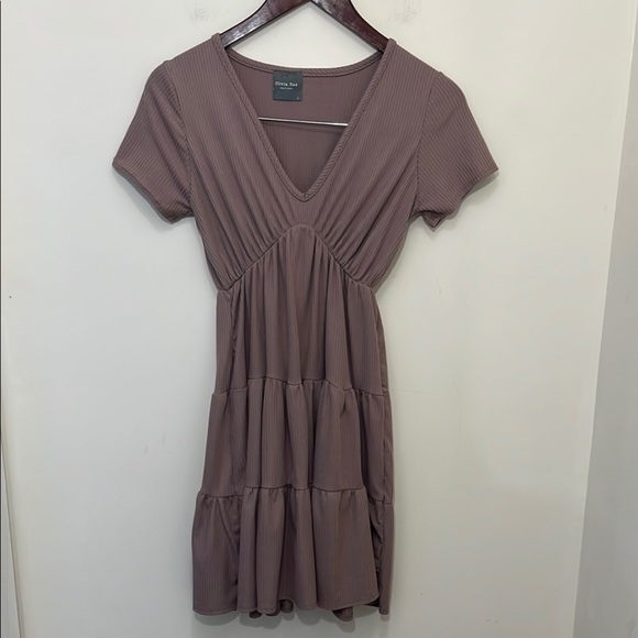 Olivia Rae Dresses & Skirts - Olivia Rae Women’s Short Sleeve Ribbed Tiered Dress Size Small